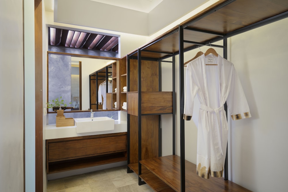 The Kemilau Hotel & Villa Canggu 32/72
