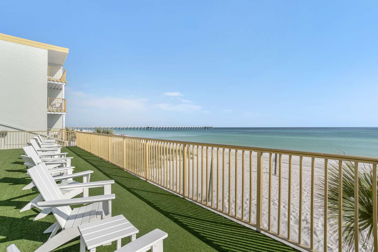 Chateau Beachfront Hotel, A By The Sea Resort 16/18