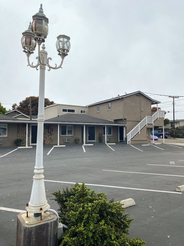Rockview Inn And Suites 4/54