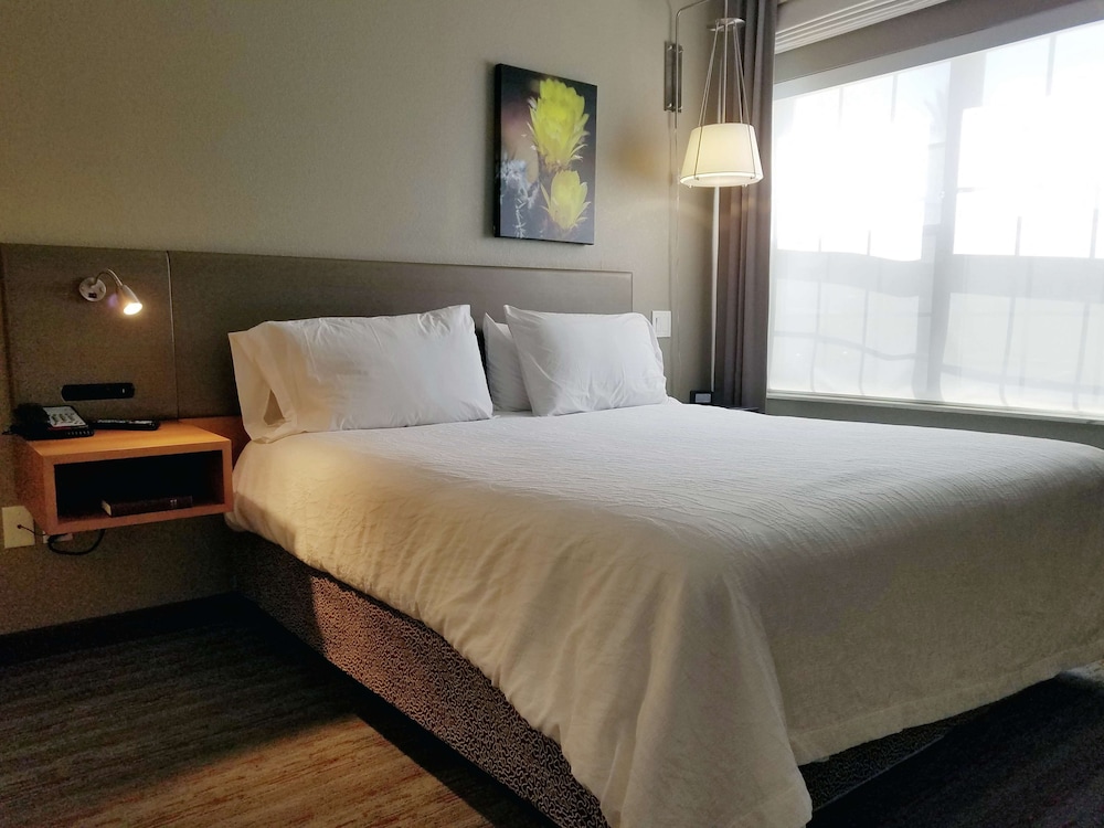 Hilton Garden Inn Phoenix Airport 12/53
