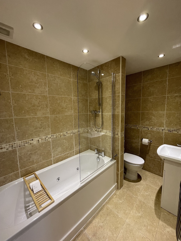 Wheatlands Lodge Bed Breakfast 5/65