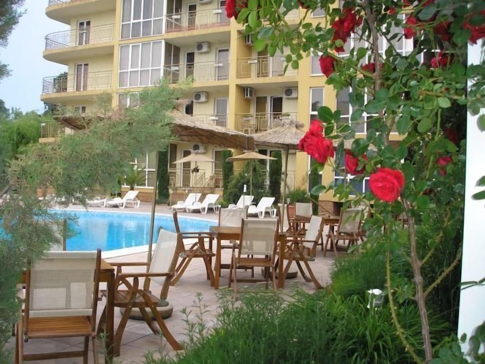 Joya Park Complex 63/66