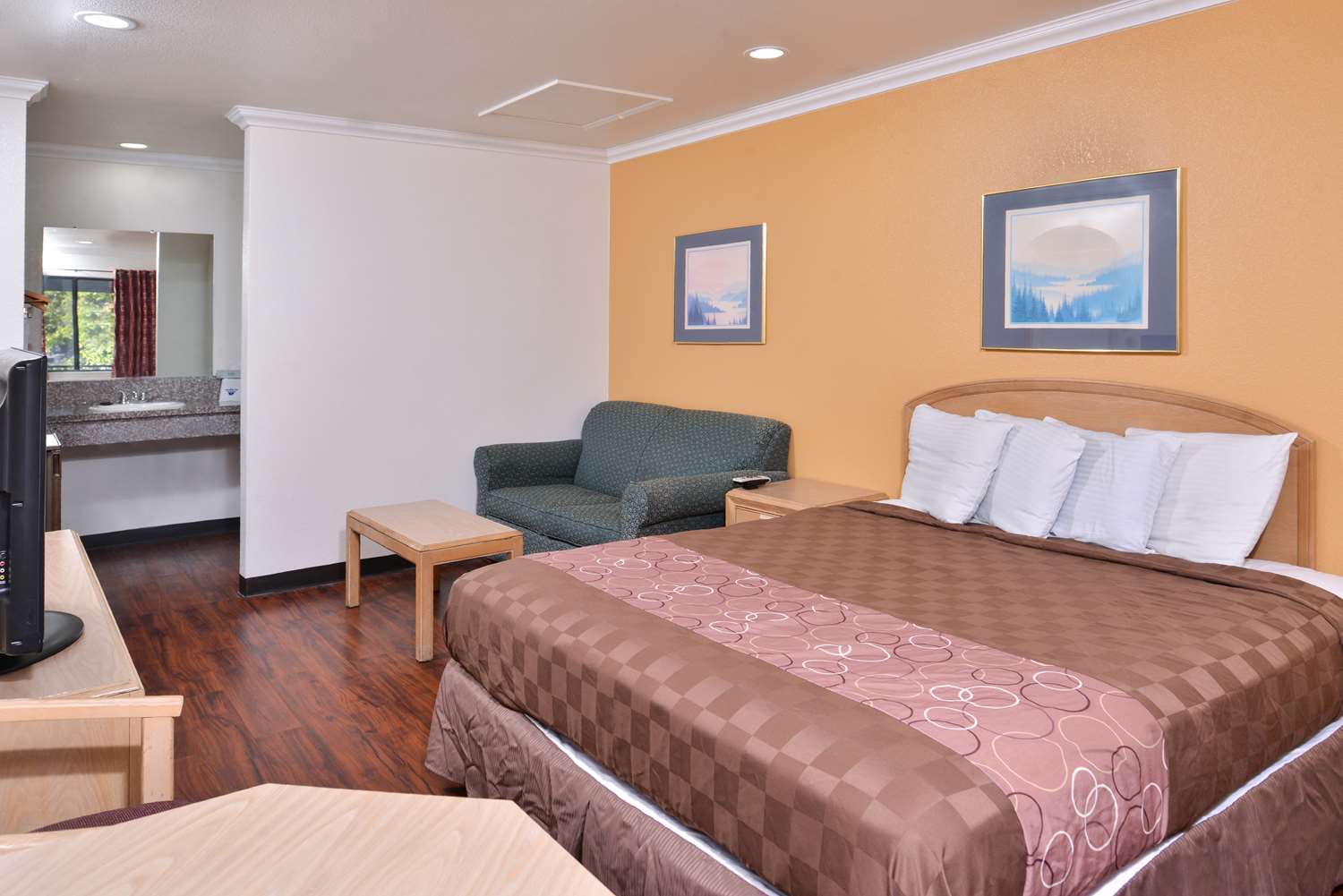Mini, Suite, King Bed