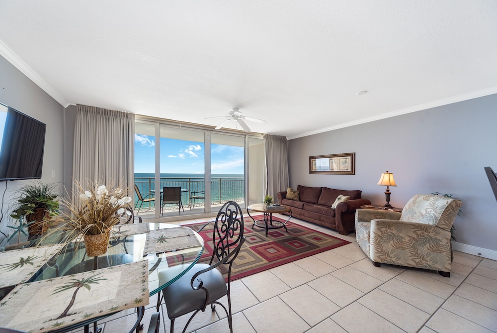 236 Emerald Beach Resort 65/80