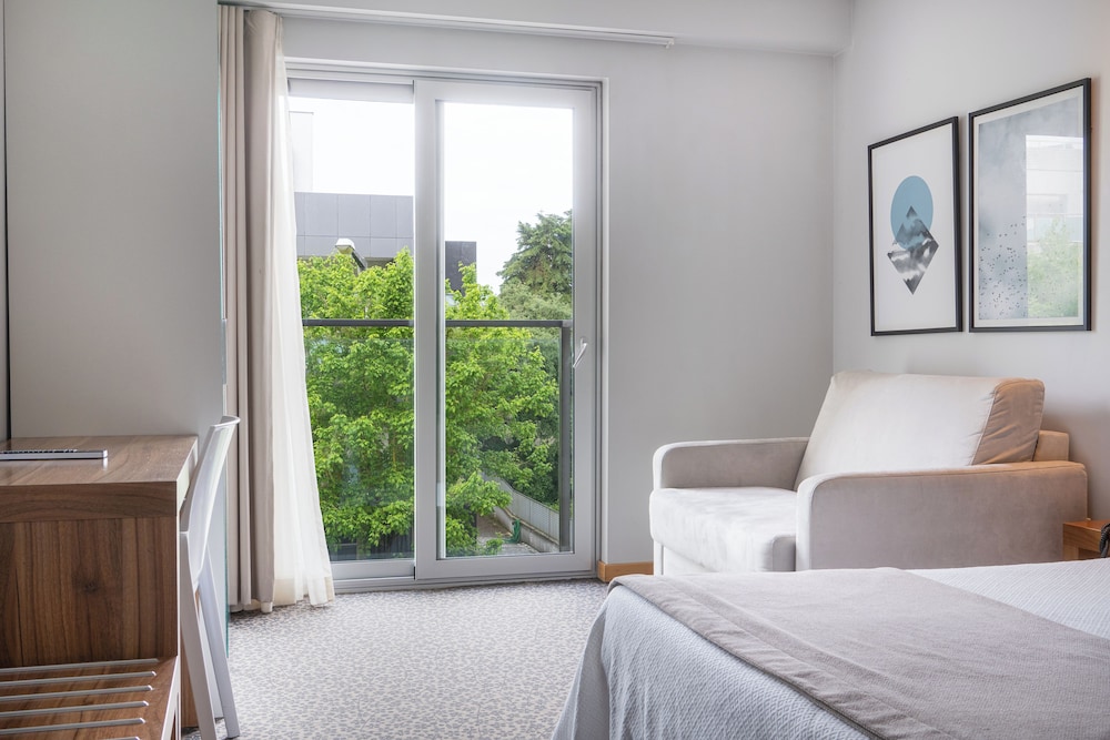Room, Double Bed