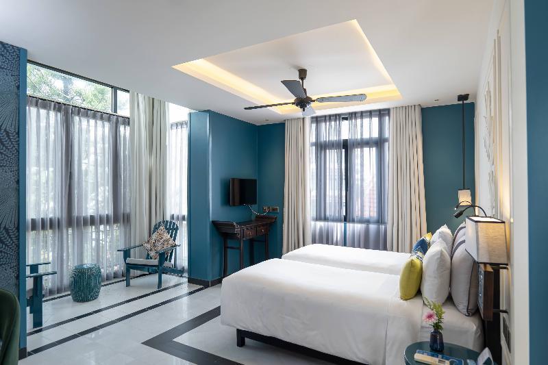 Pool, Deluxe, Twin Beds