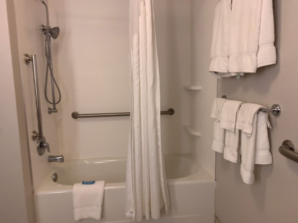 Holiday Inn Express And Suites Exmore Eastern Shore 24/54