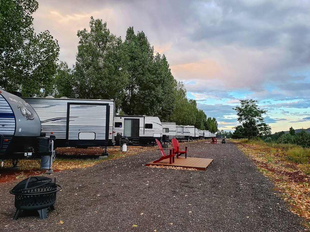 Grand Canyon RV Glamping 71/81