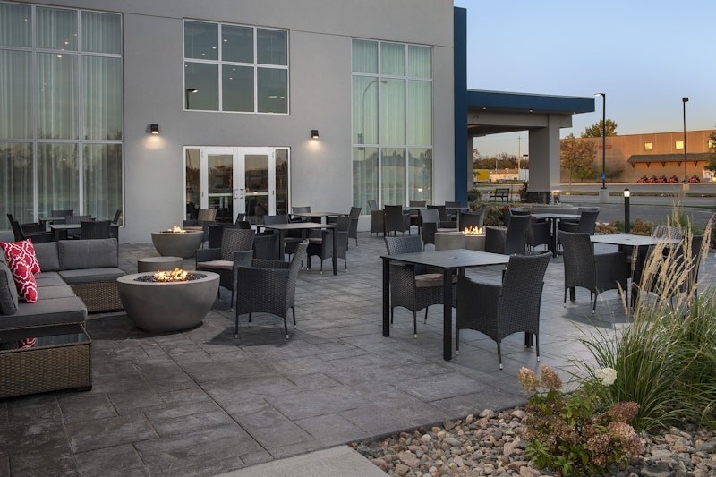 Hampton Inn Warroad 52/53