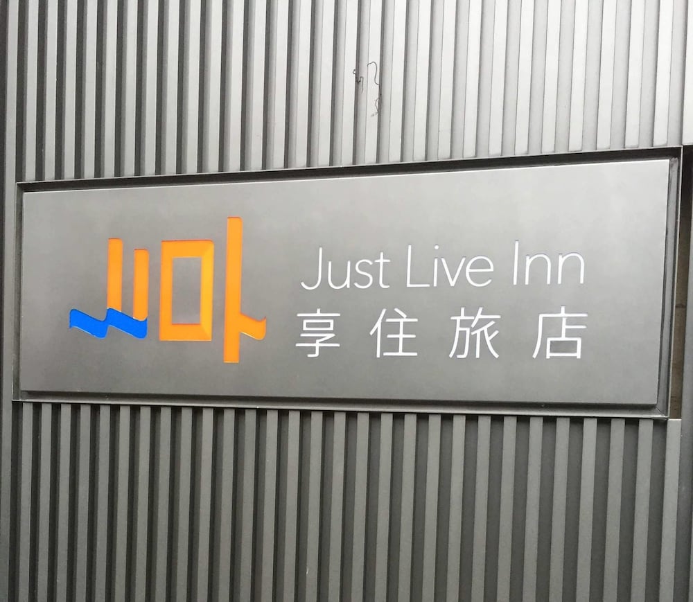 Just Live Inn 20/30