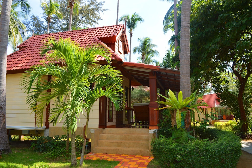 Sayang Beach Resort 8/60