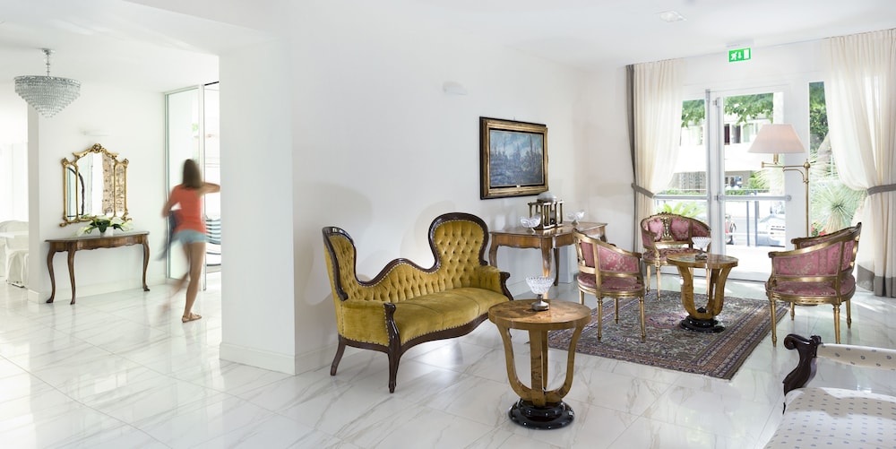 Rimini Suite Hotel 61/70