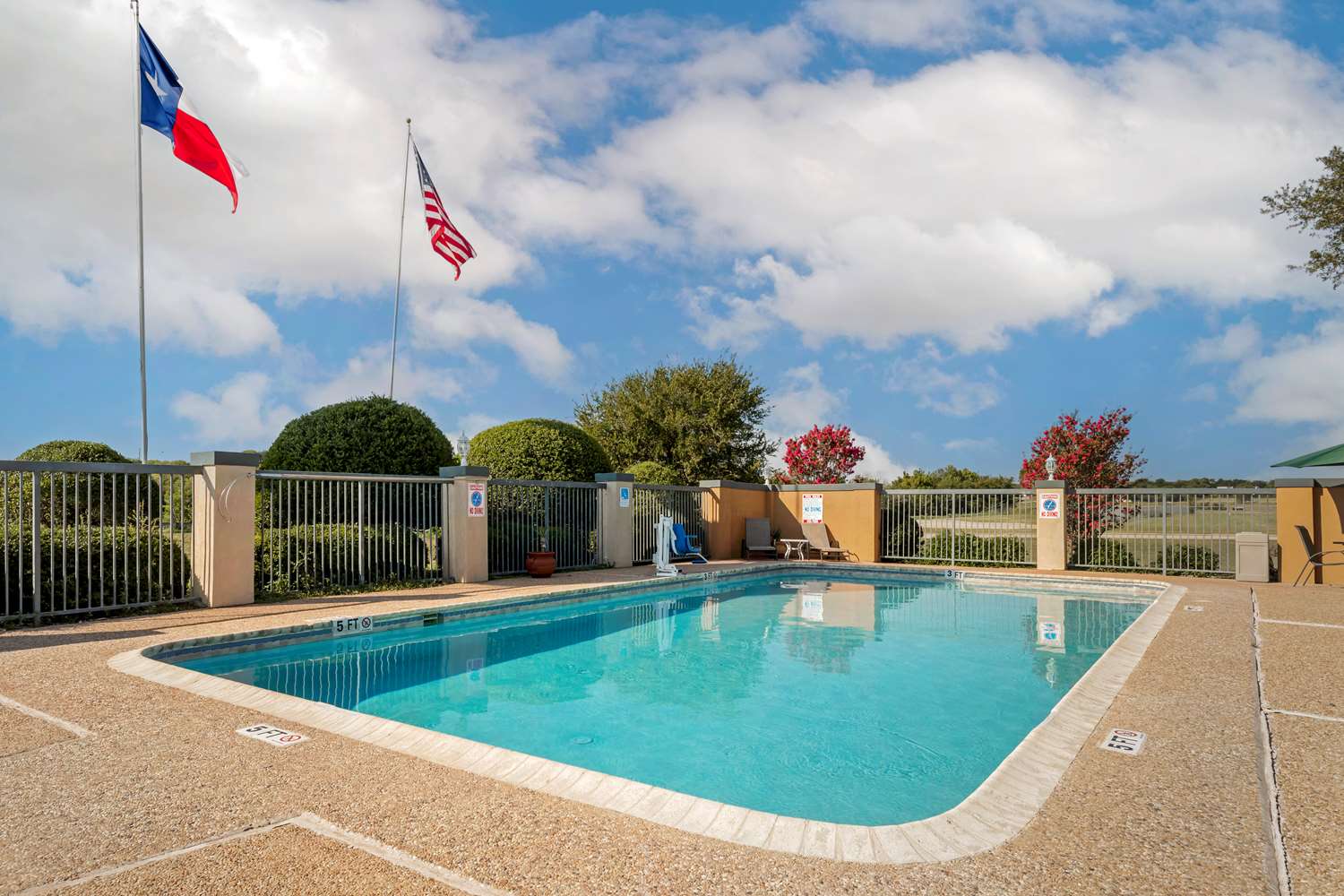 Best Western Taylor Inn 24/24