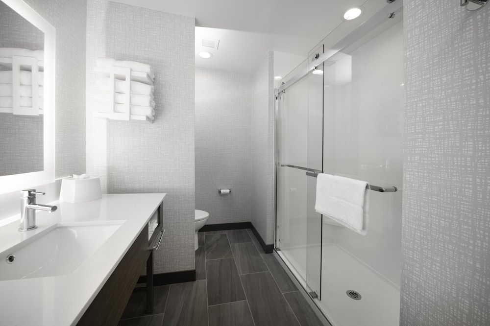 Hampton Inn and Suites Santa Maria 10/48