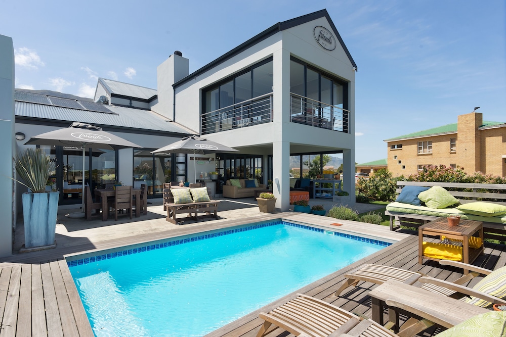 Stay at Friends (Guest house) 5/50