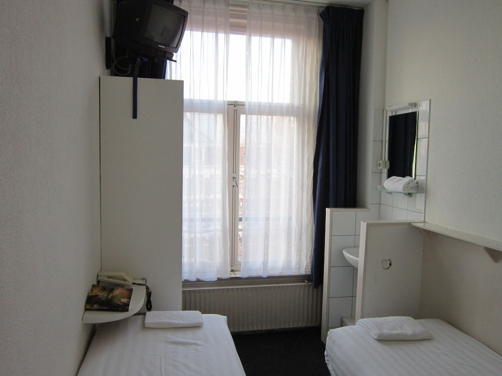 Hotel Titus 28/48