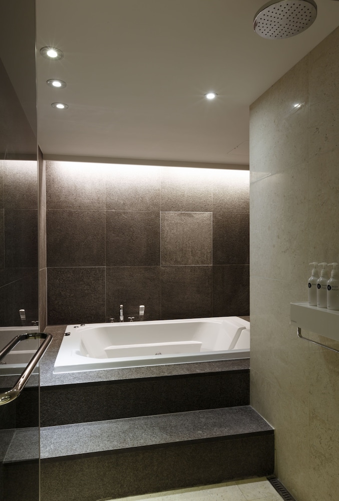 H Hotel Seocho 36/39