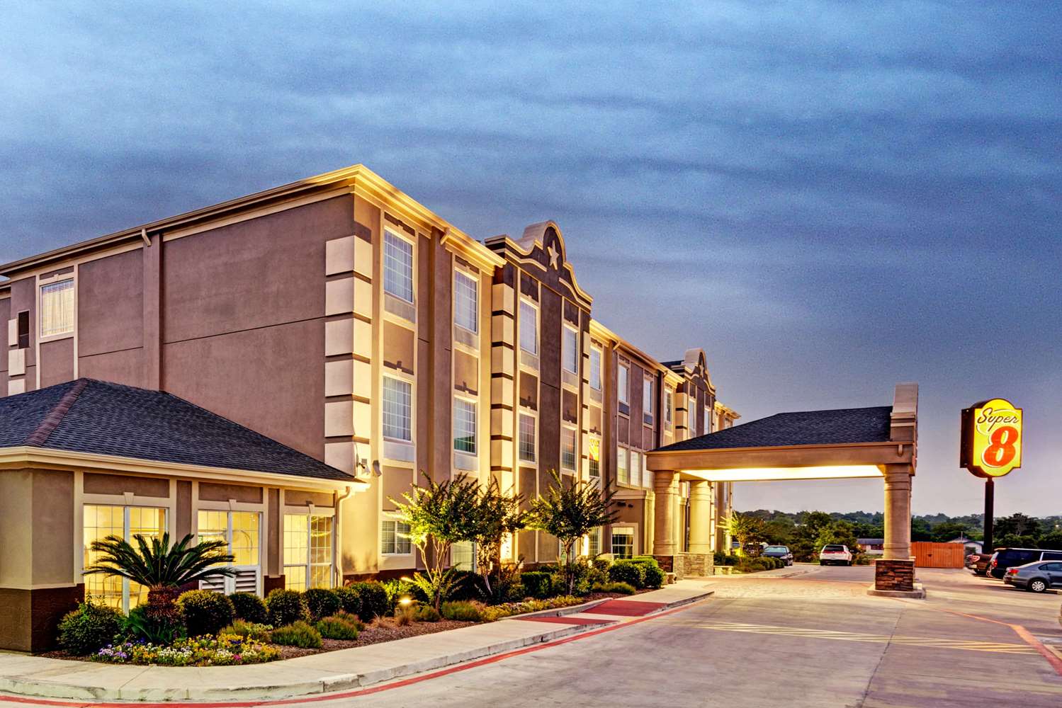 Super 8 By Wyndham San Antonio/Alamodome Area 2/38