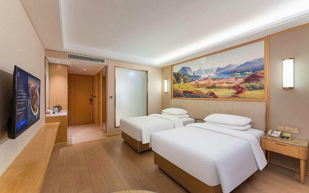 Vienna Hotel(Wanda store, Honggutan, Nanchang) 27/35