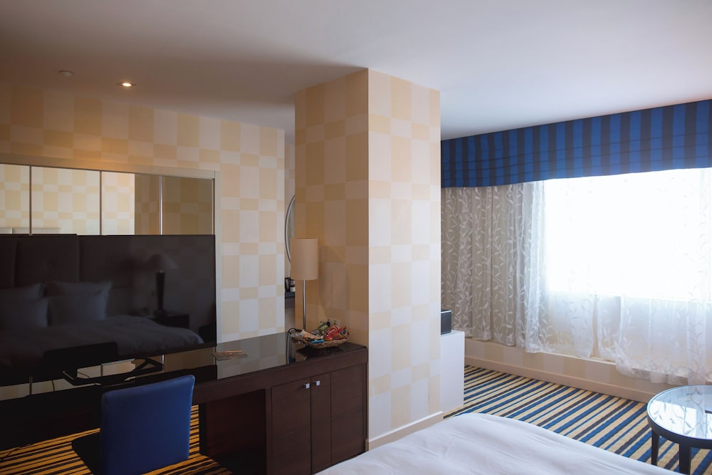 Renaissance Atyrau Hotel 37/54