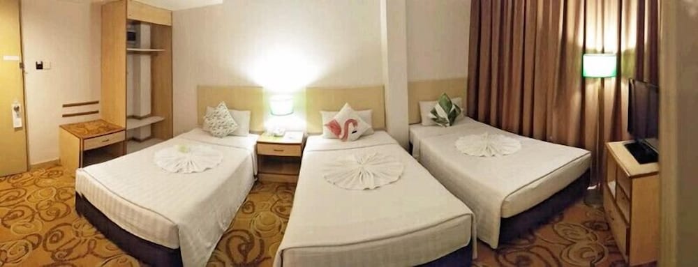 The Orchid Hotel 7/18