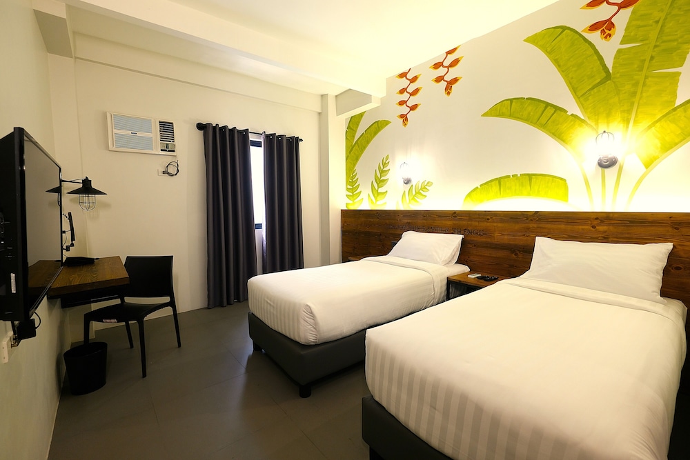 U Hotels Makati 24/56