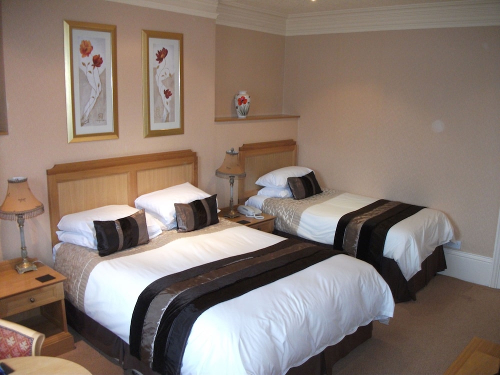 Hundith Hill Hotel 9/66