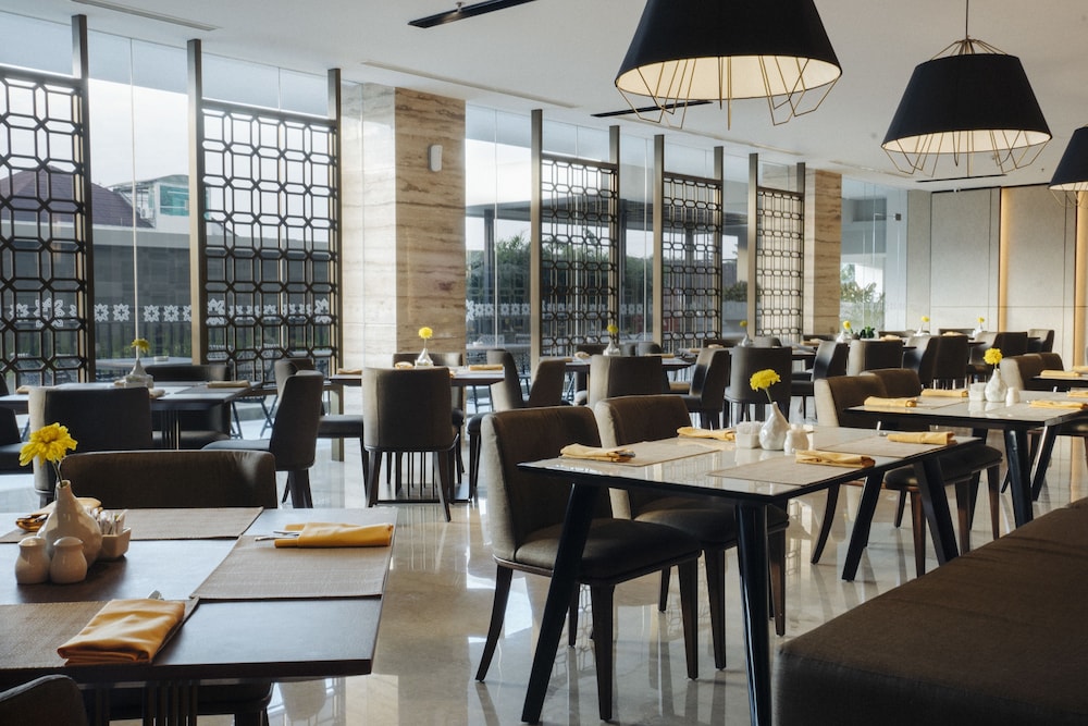 GRAMM HOTEL by Ambarrukmo 46/64