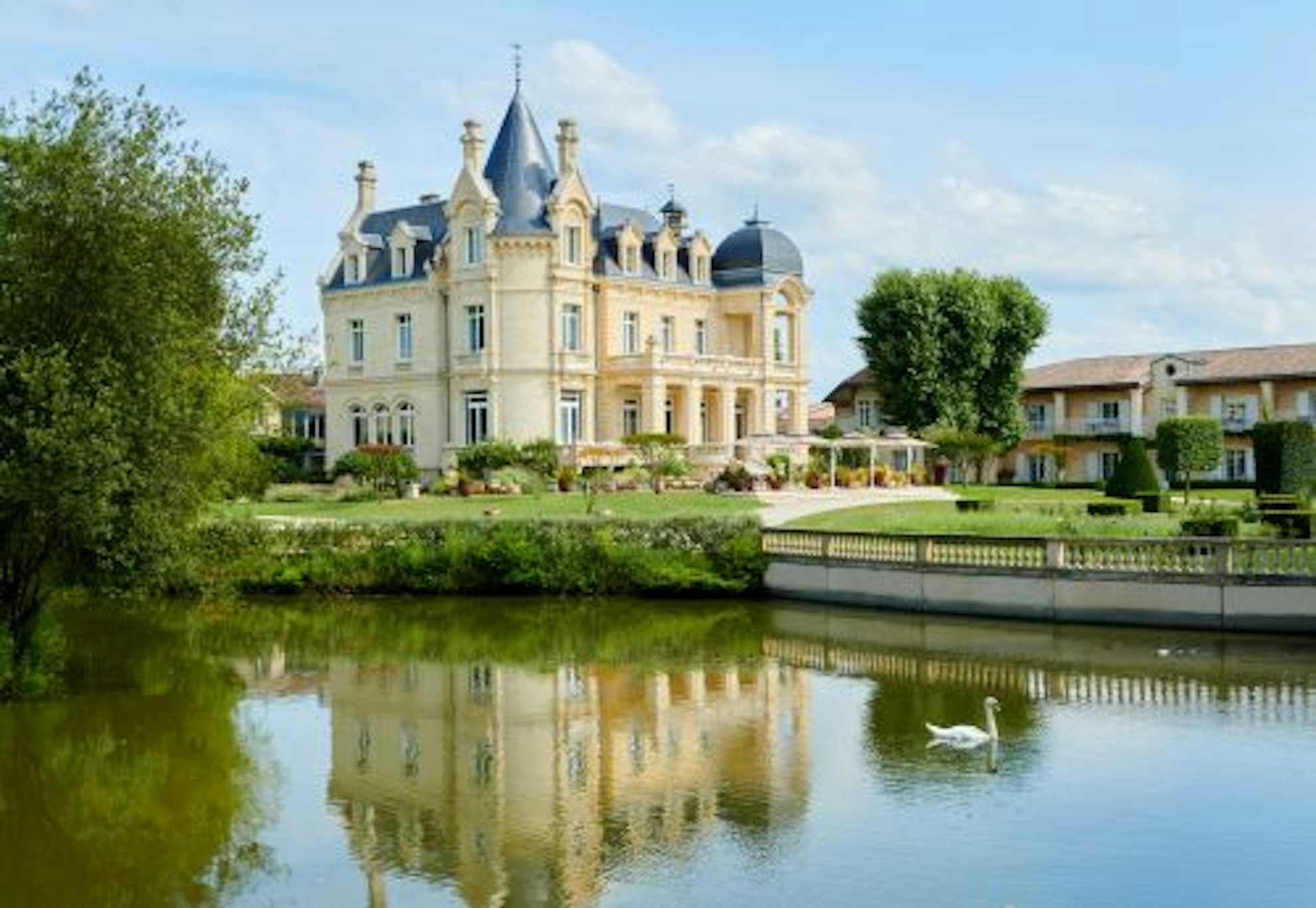 Grand Barrail Chateau Resort & Spa 26/30