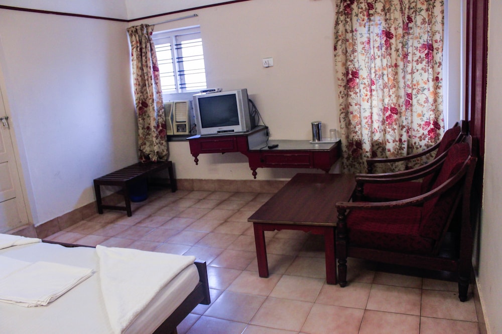 Hotel Keerthi 15/29