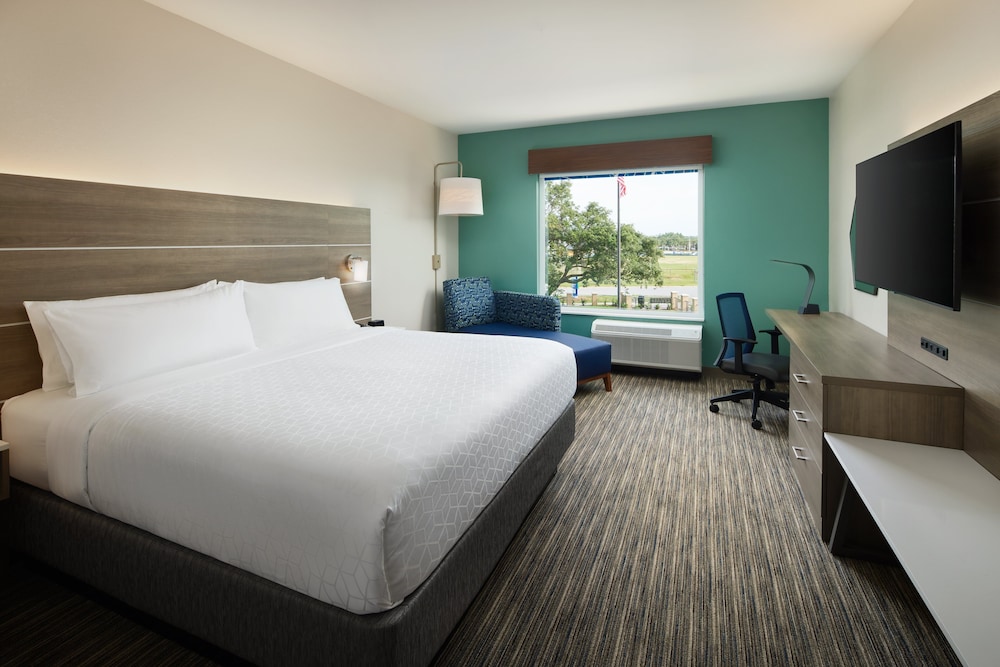 Holiday Inn Express & Suites Gulf Breeze Pensacola Area 22/52