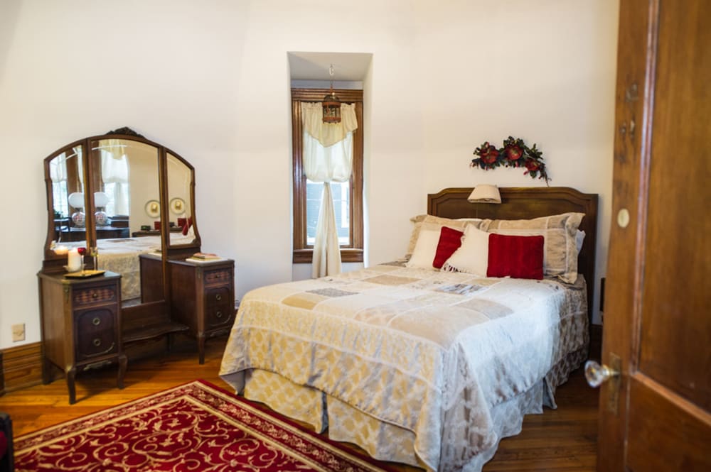 Sugar Magnolia Bed & Breakfast 8/34