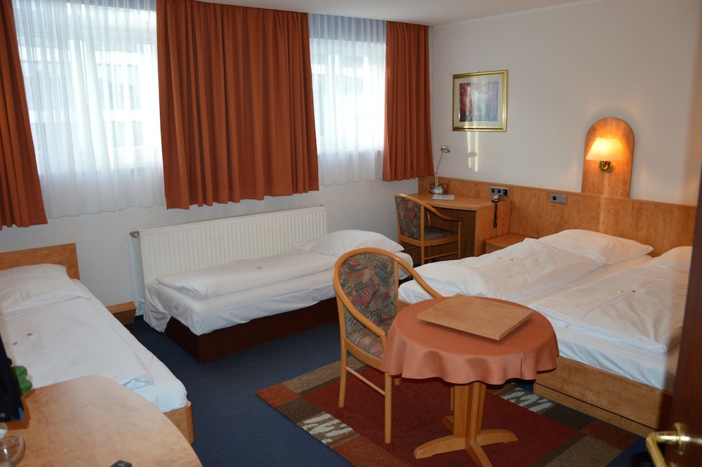 Steen S Hotel 14/36
