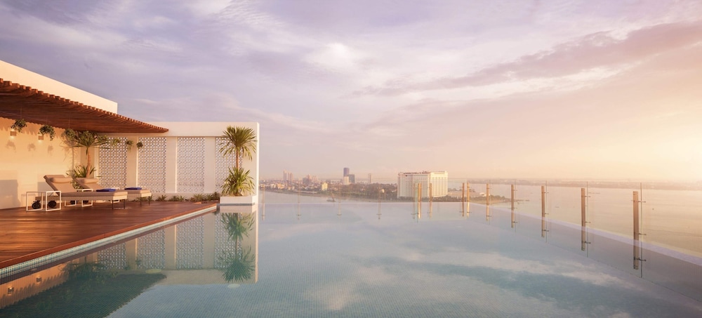 Hotel Emion Phnom Penh 5/65