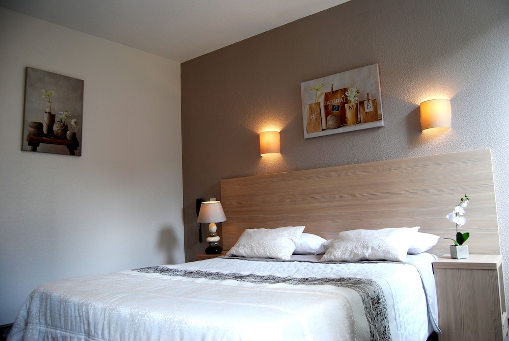 HOTEL DU MIDI 6/30