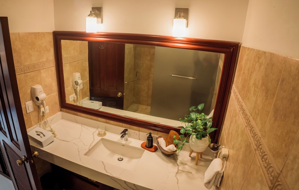 غرفة بسرير كوين، Plaza Colon Hotel 7/7
