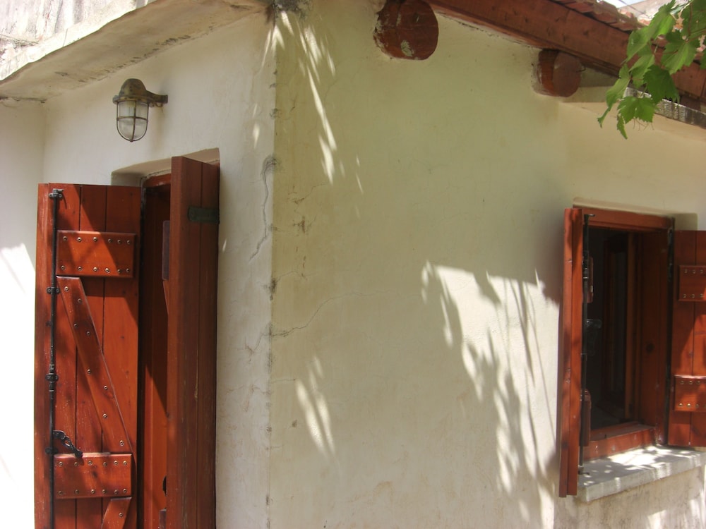 Patriko Traditional Residence 12/50