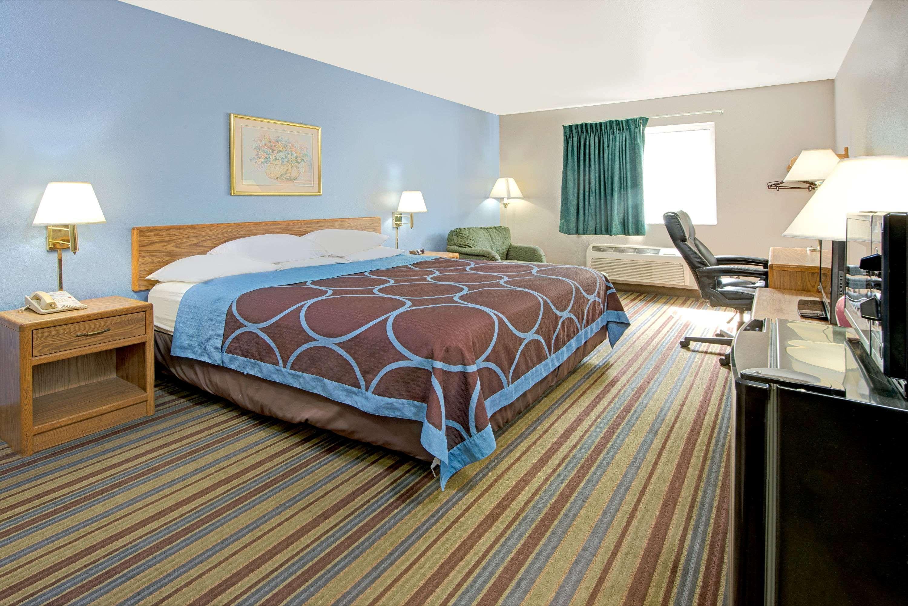 Room, King Bed