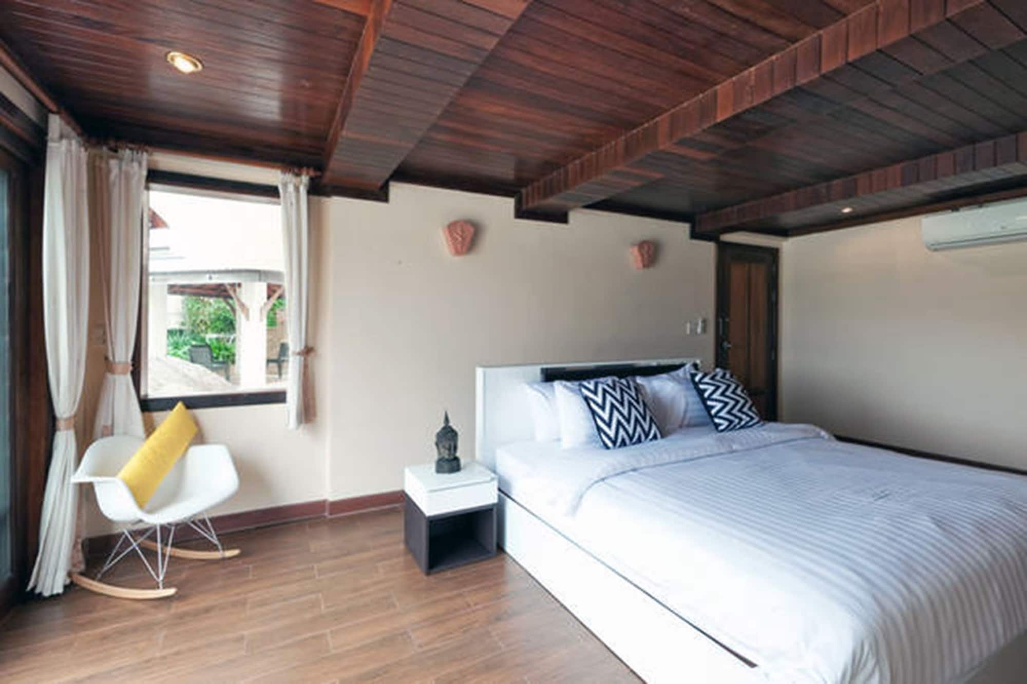 2 BEDROOMS, POOL, VILLA
