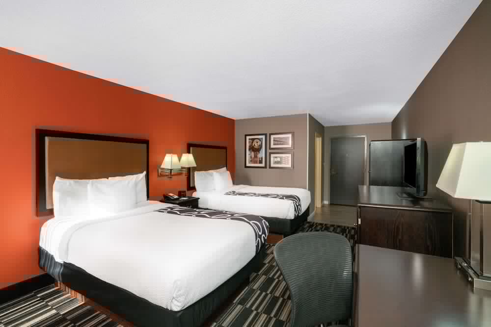 La Quinta Inn & Suites by Wyndham Memphis Airport Graceland 12/71