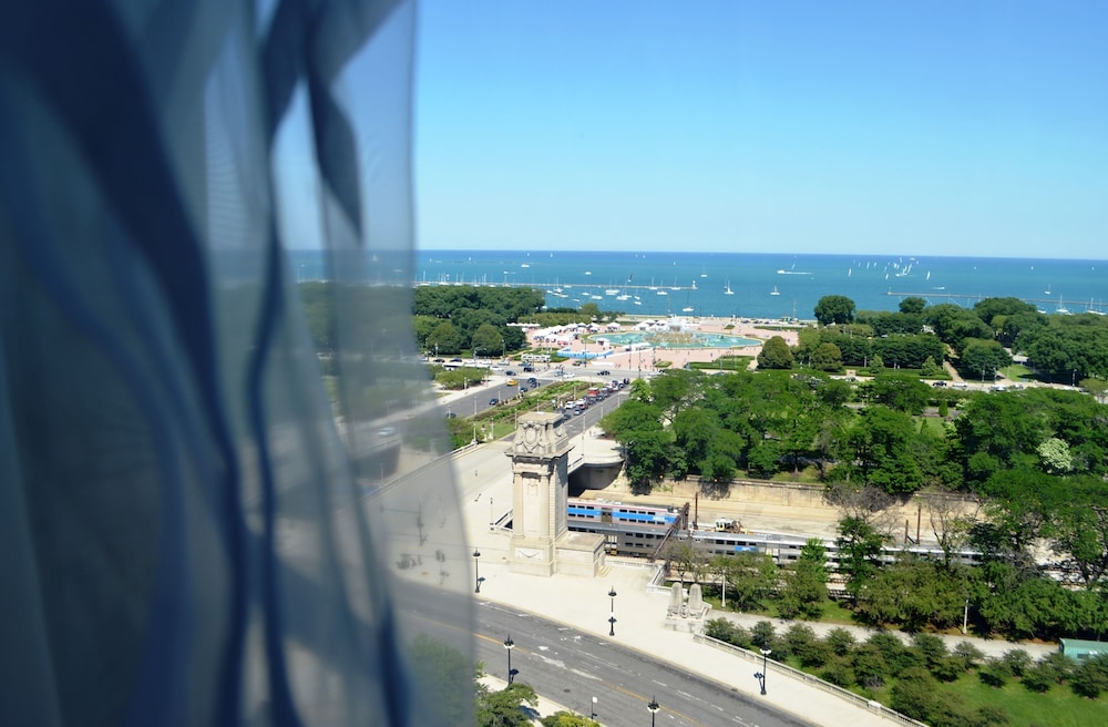 The Congress Plaza Hotel 44/50