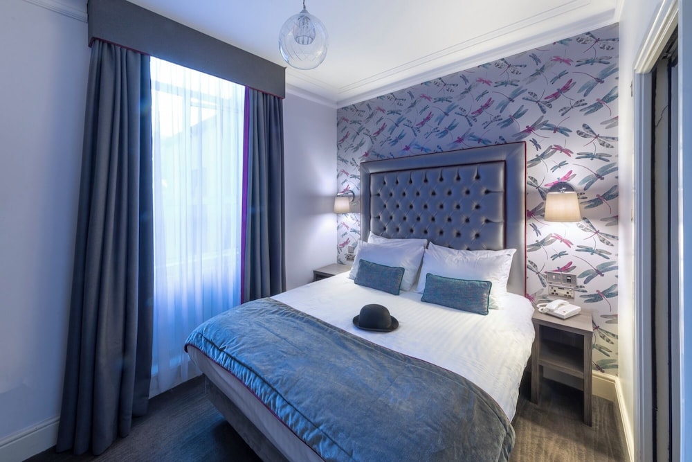The Beverley Hotel 18/50