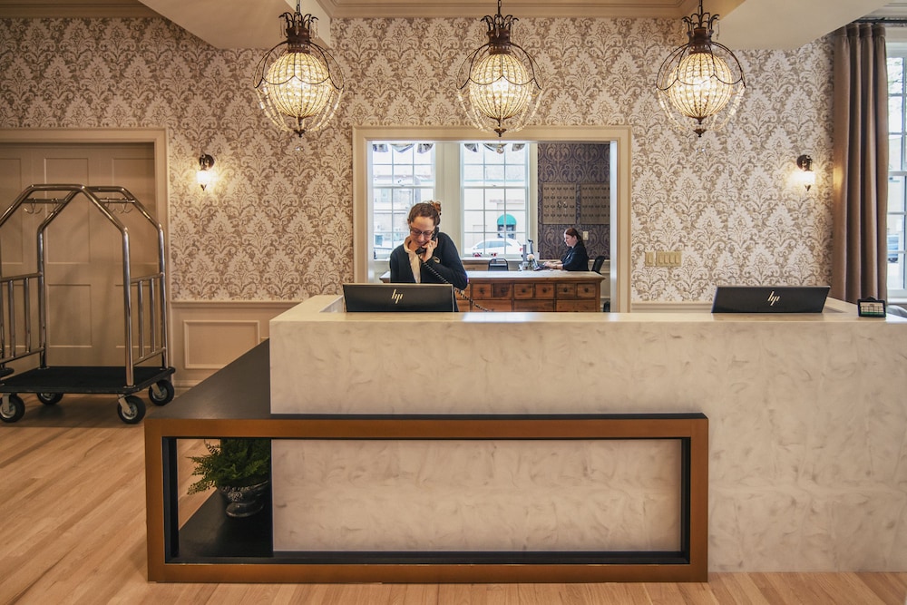 The Stella Hotel and Ballroom 3/66