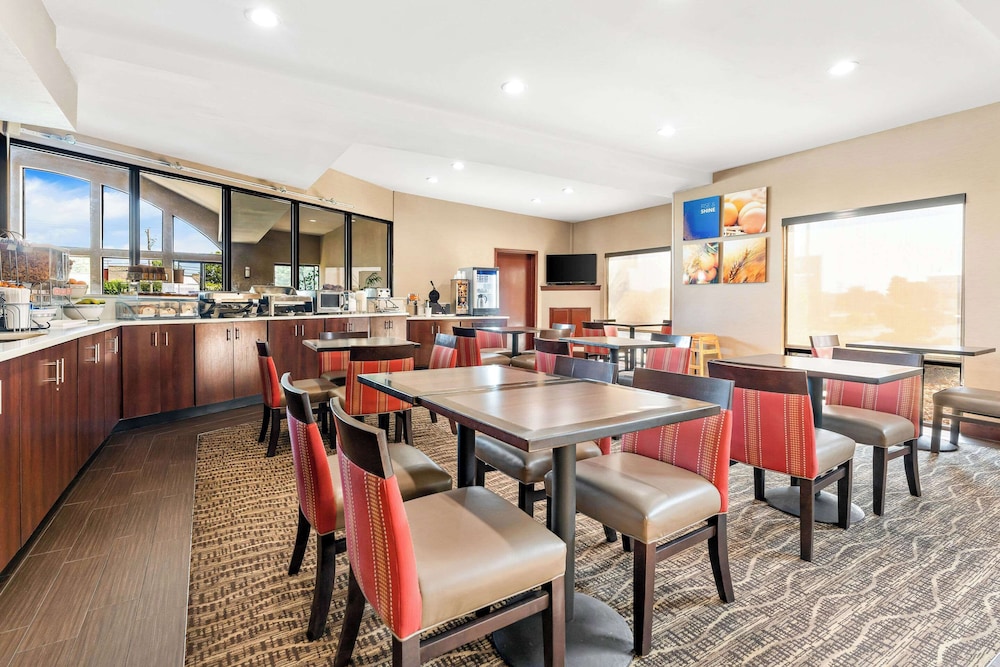 Comfort Suites Warner Robins 37/56