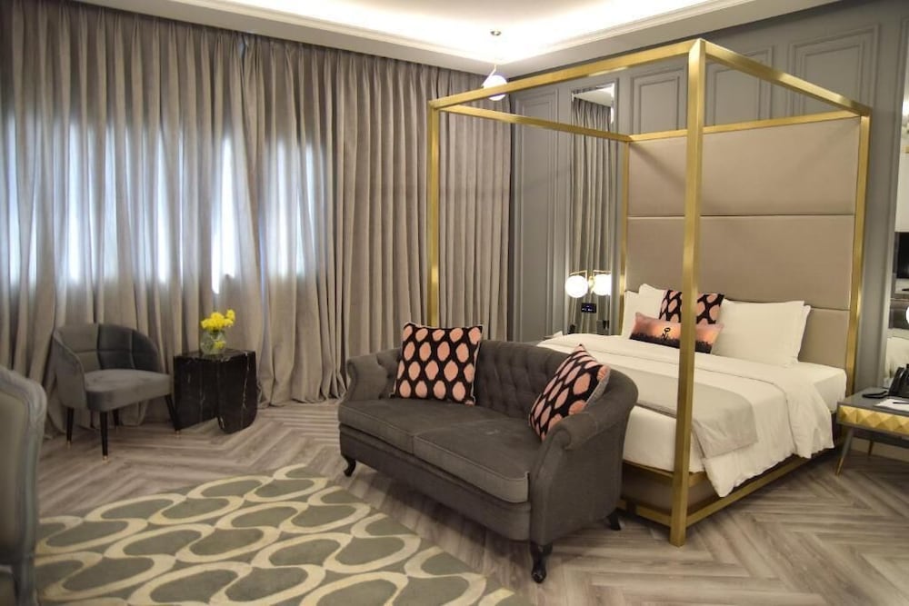 The Nishat Hotel Johar Town 28/50
