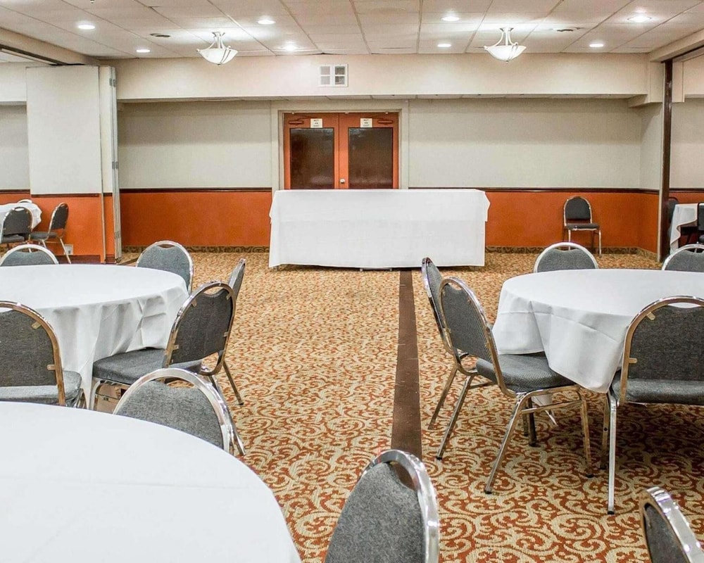Howard Johnson by Wyndham Columbus State Fairgrounds I-71 36/44