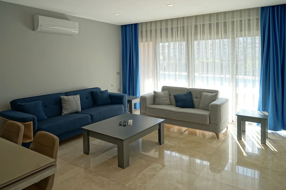Mene Suites 17/33