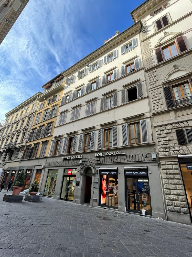 Hotel Maxim 3/72