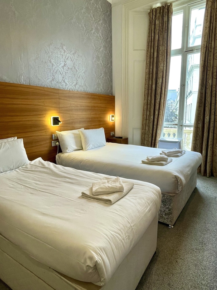 Leisure Inn Hotel 24/56