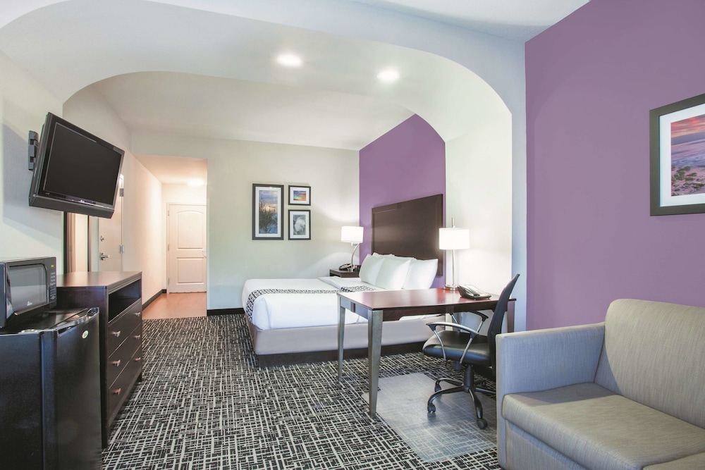 La Quinta Inn & Suites by Wyndham Fort Walton Beach 9/24